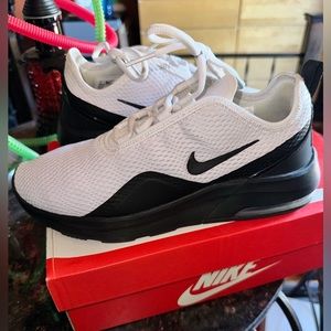 Nike Air Max Motion